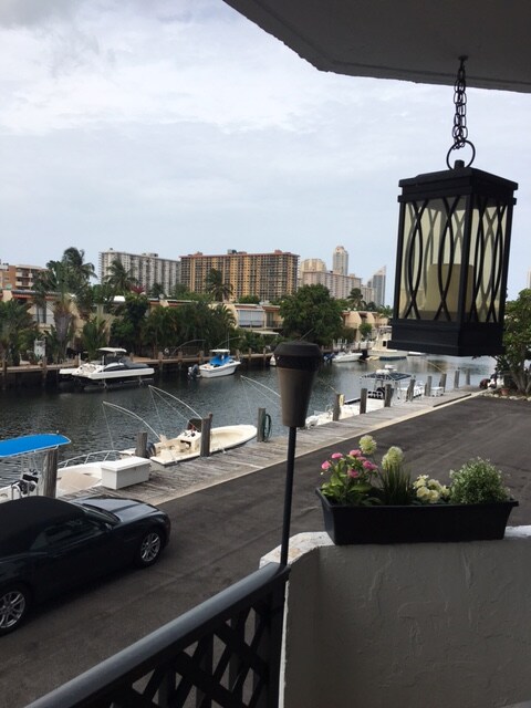 Foto del edificio - 3703 NE 166th St