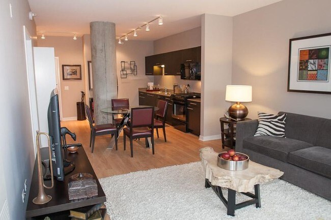 Foto del edificio - 833 W Blackhawk St