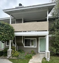 Building Photo - 2424 Santa Ana Ave