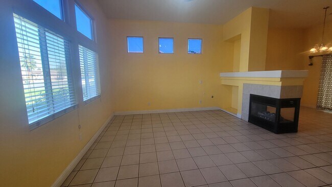 Foto del edificio - 3111 Stoney Peak Ln