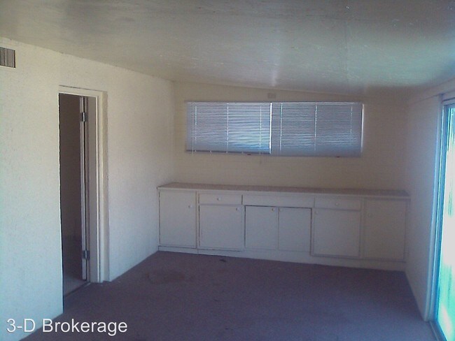 Building Photo - 2801 E Copper St