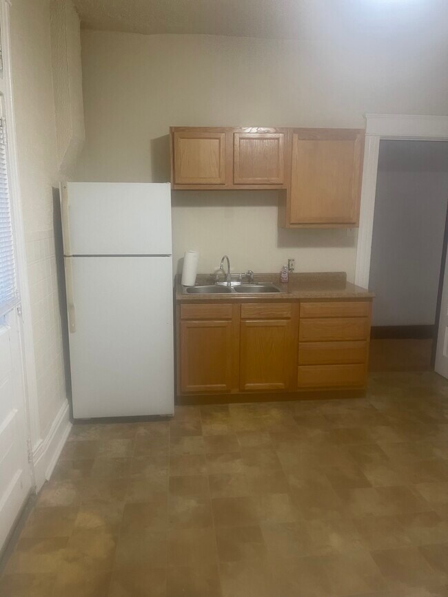 Foto del edificio - 815 E Mitchell Ave