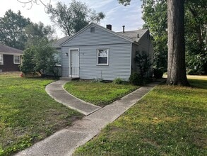 Building Photo - 418 W Lakewood Blvd