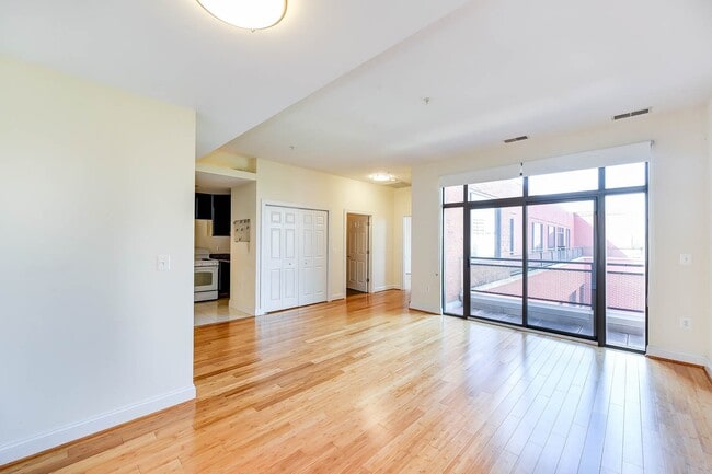 Gorgeous 2 Bedroom Penthouse in River Place South! - Gorgeous 2 Bedroom Penthouse in River Place South!