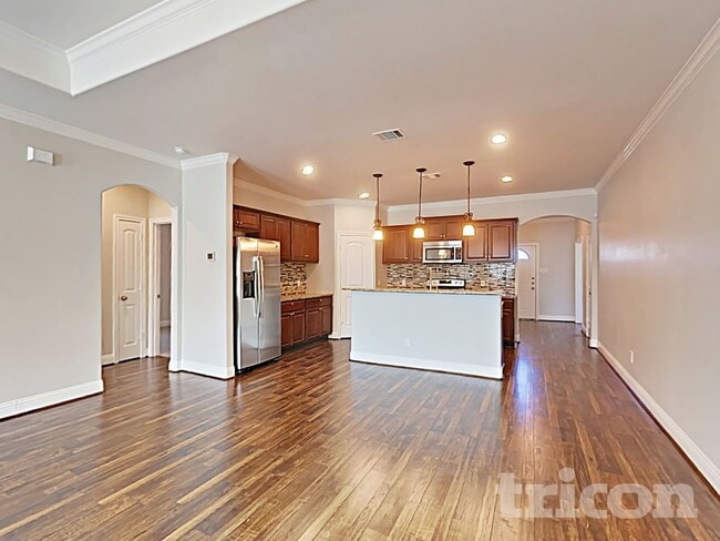 Foto del edificio - 1002 Woodcrest Dr