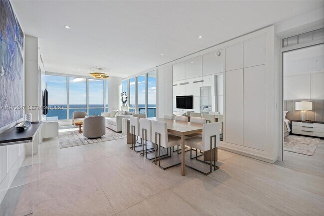 Foto del edificio - 100 South Pointe Dr