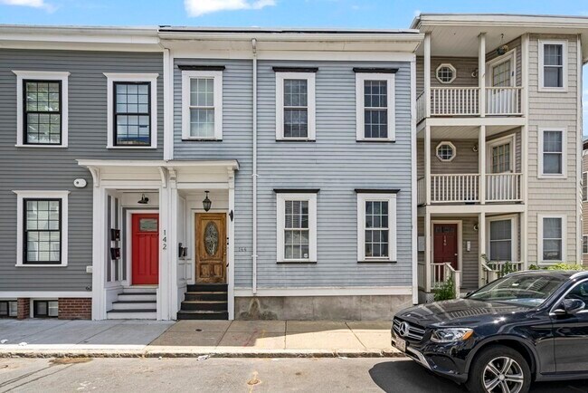 Building Photo - 146 W 8th St