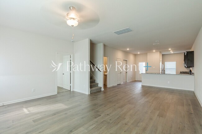 Building Photo - 932 Crimson Wolf Rd