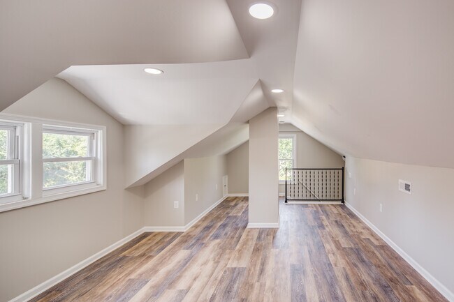Third Bedroom - 211 Moore St