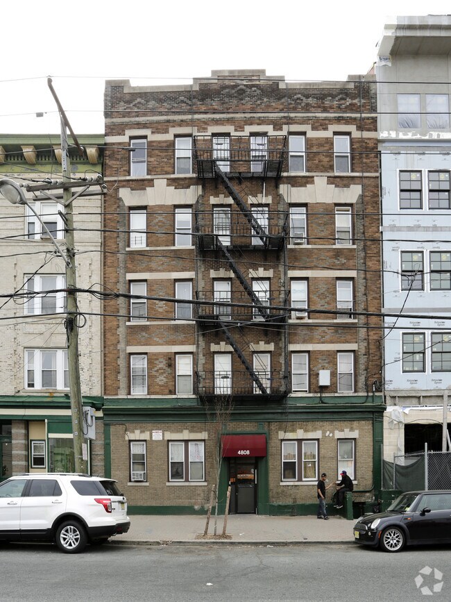 Building Photo - 4808 Park Ave