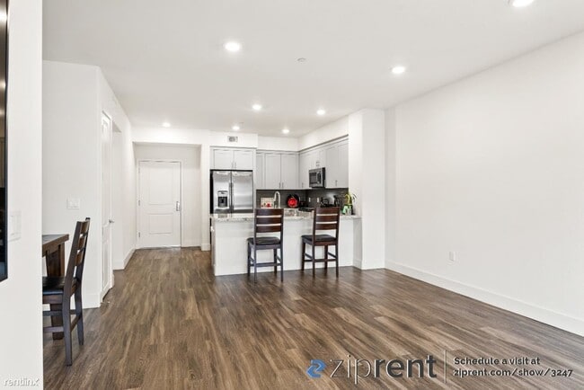 Building Photo - 2 br, 2 bath Condo - 5933 Sunstone Dr, San...