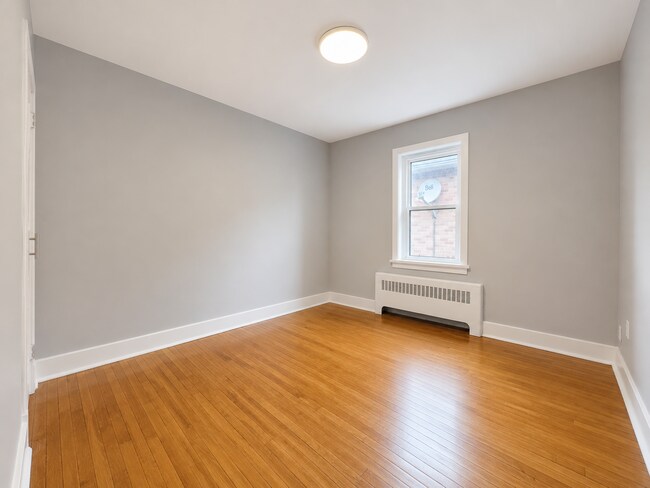 Building Photo - 257 Niagara St