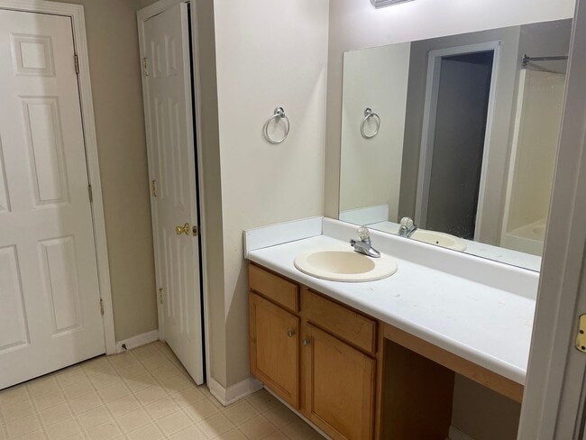 Foto del edificio - Lovely 3 Bed/2.5 Bath Townhome for lease i...
