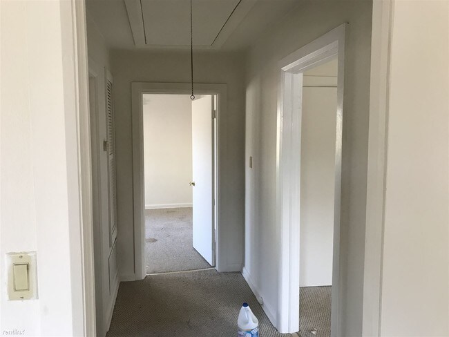 Building Photo - 706 Covington Ave