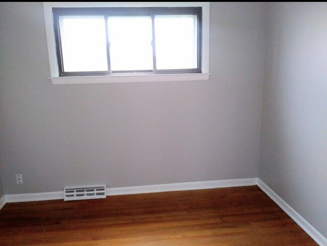 Foto del edificio - 1019 E Price Ct