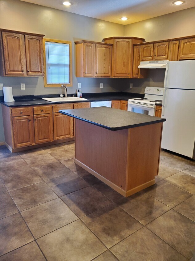 Foto del edificio - 2923 Lilly Dr