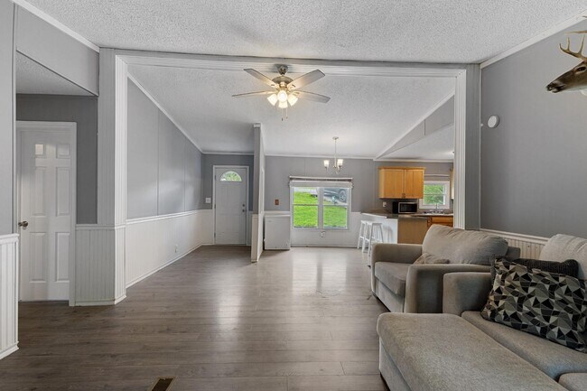 Foto del edificio - 1022 Dogwood Ln