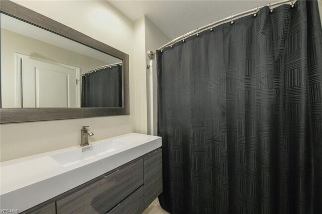 Foto del edificio - 12931 W Linden Ln