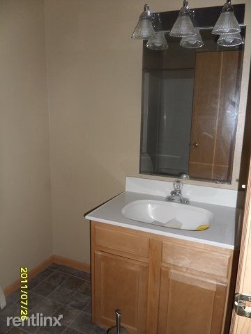 Building Photo - 1 br, 1 bath  - 331 S Lucas St Apt E