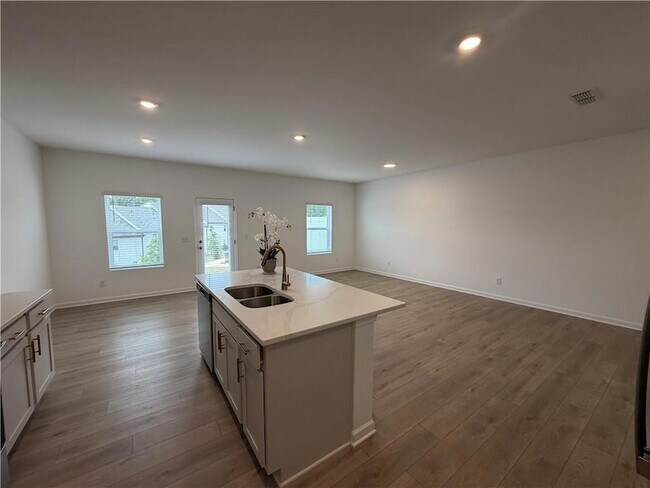 Building Photo - 6719 Armonia Dr