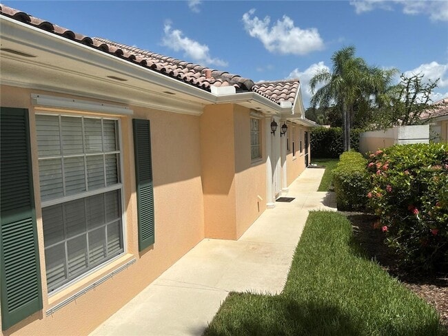 Building Photo - 5796 Ivrea Dr