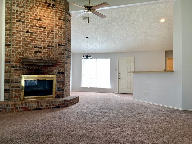 Foto del edificio - 322 Quail Hollow Dr