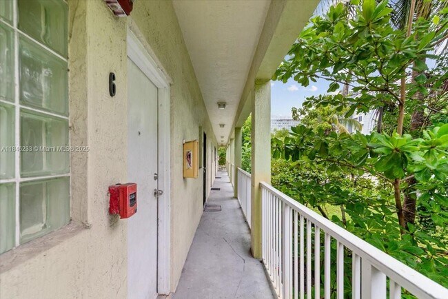 Building Photo - 1235 NW 9th Ave