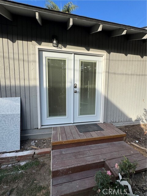 Foto del edificio - 1017 N San Gabriel Ave