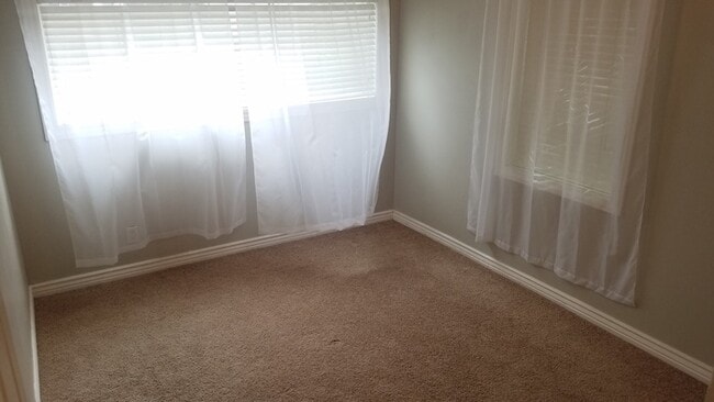 Building Photo - Beautiful Orem Home - Great Location