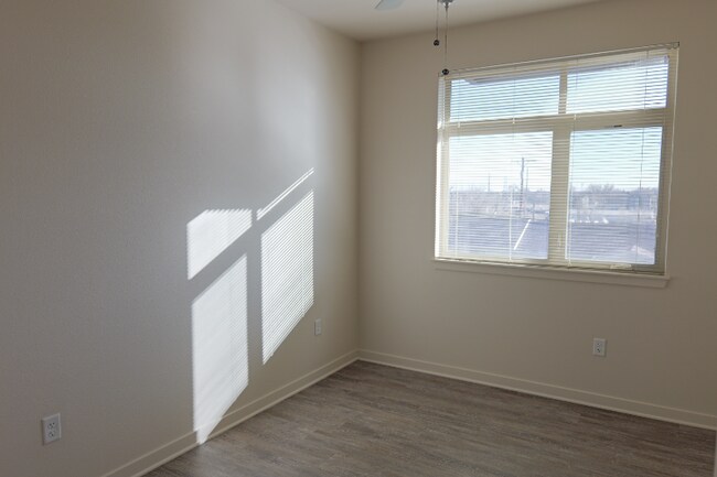 Foto del edificio - 5885 W 14th Ave