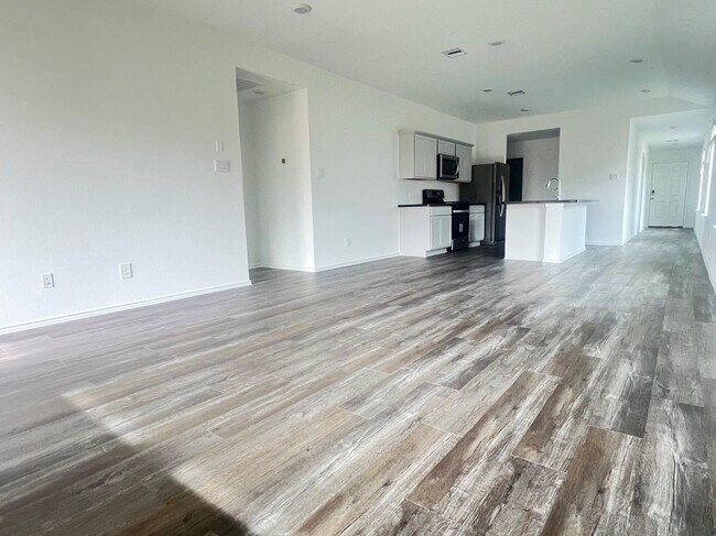 Foto del edificio - 5930 Cypress Hts Dr