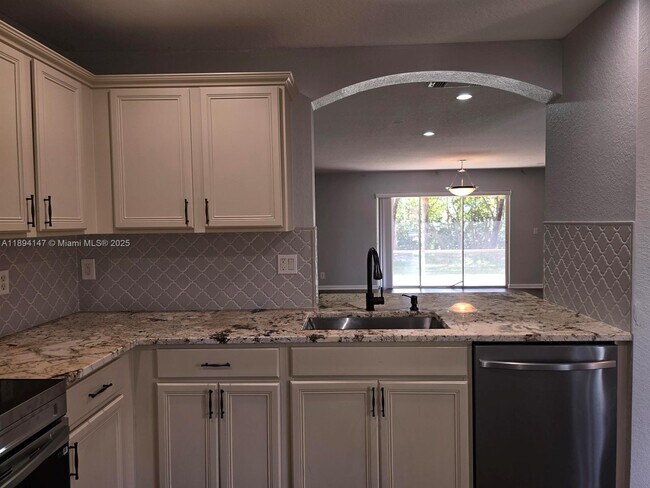 Foto del edificio - 6132 Southard St