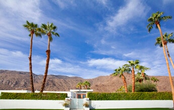 Building Photo - 1147 Los Robles Dr
