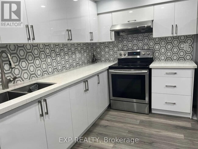 Building Photo - 2054 Kingsridge Dr