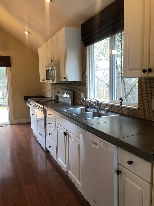 Foto del edificio - In town Poulsbo neighborhood...close to all the schools!