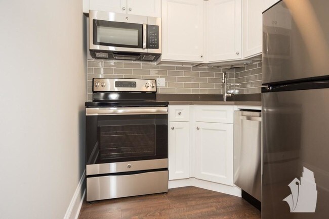 Foto del edificio - 817 W Lakeside Pl