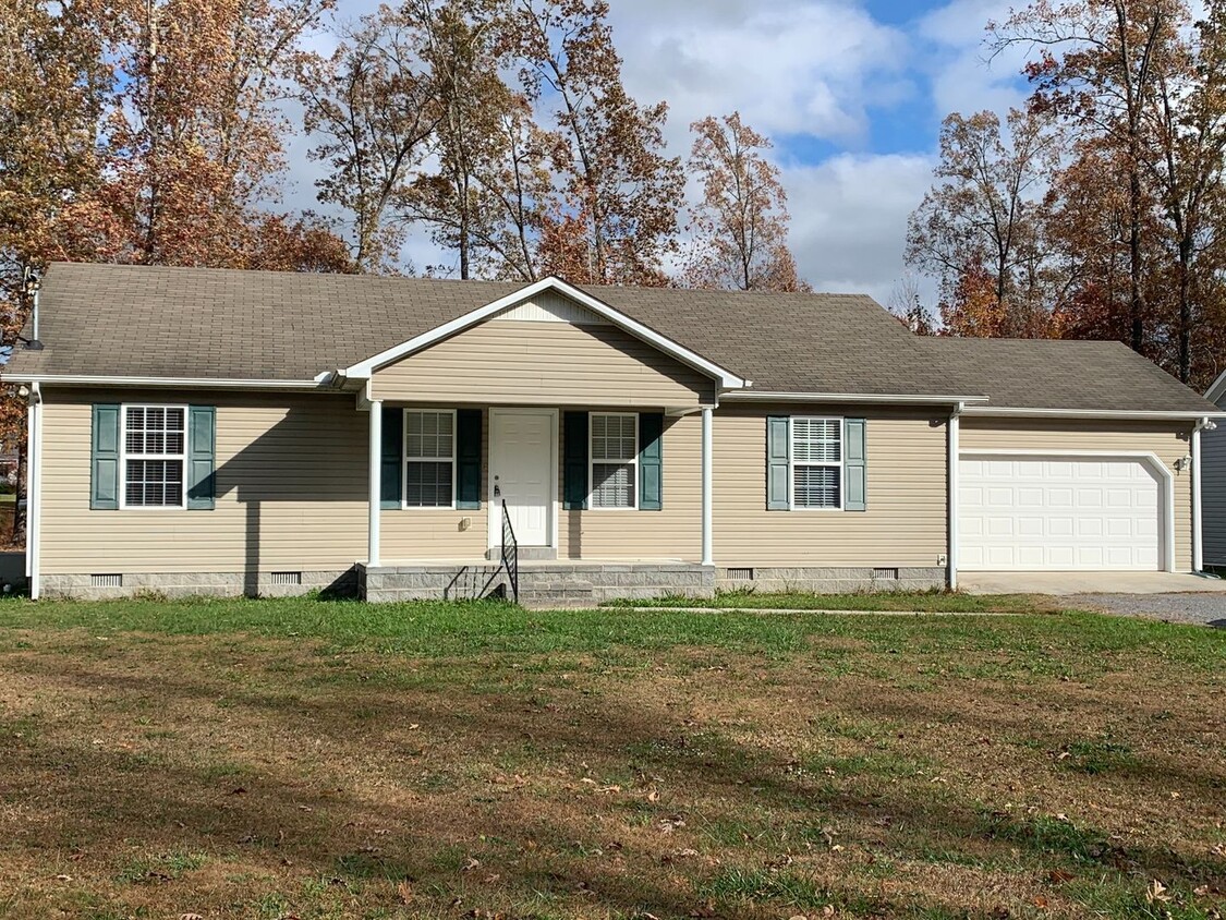 Primary Photo - 3 Bedroom, 2 Bath Home with 2 Car Garage!!