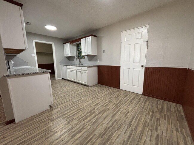 Foto del edificio - 5720 46th St