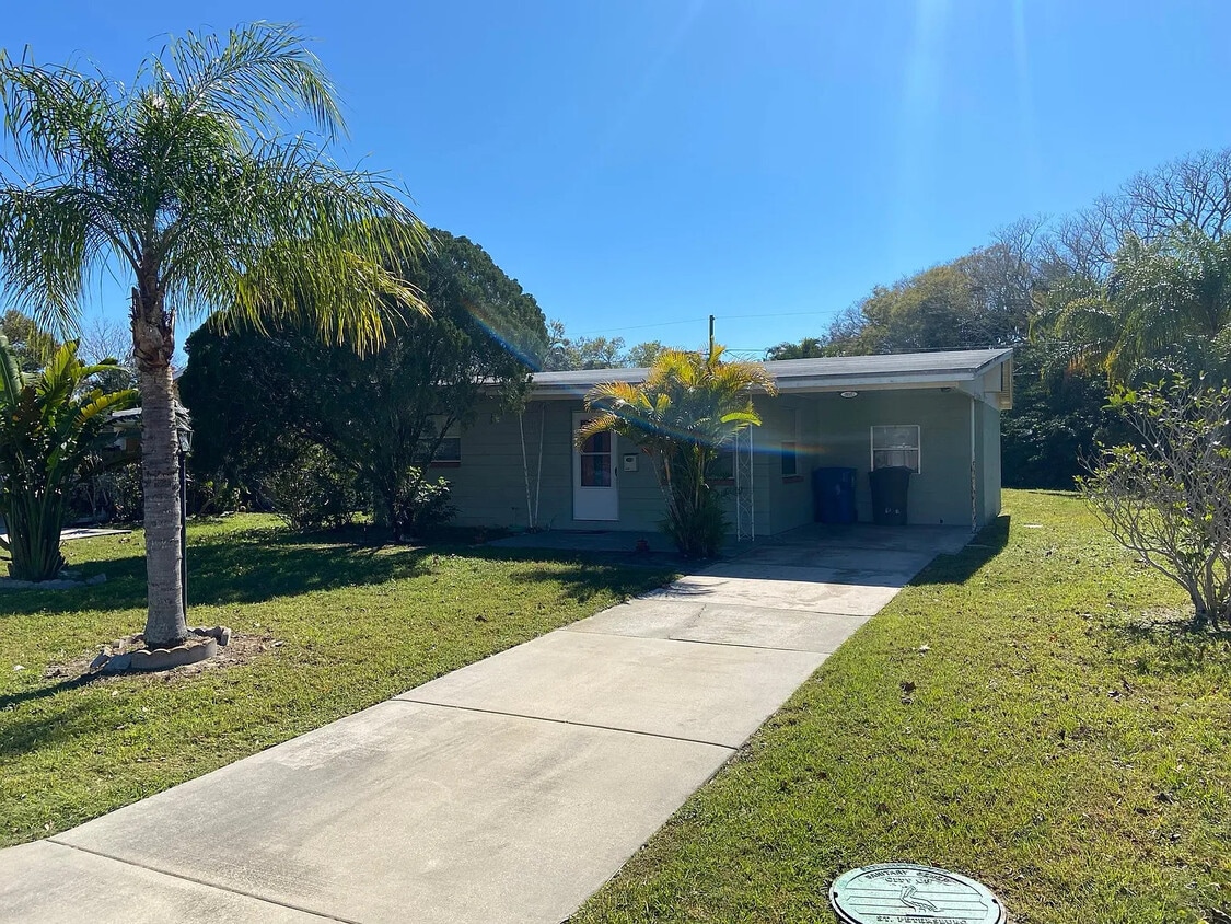 Foto principal - 1110 61st Ave N