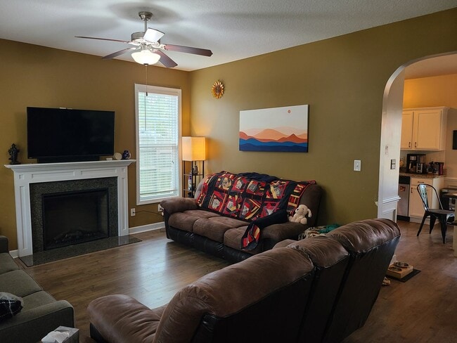 Building Photo - 4 Bed, 2.5 Bath unfurnished home located in The Village in Folkstone Community - Holly Ridge