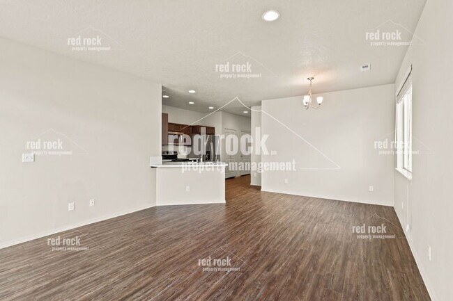 Foto del edificio - 304 S Marigold Ln