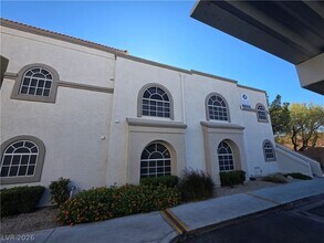 Building Photo - 3125 N Buffalo Dr