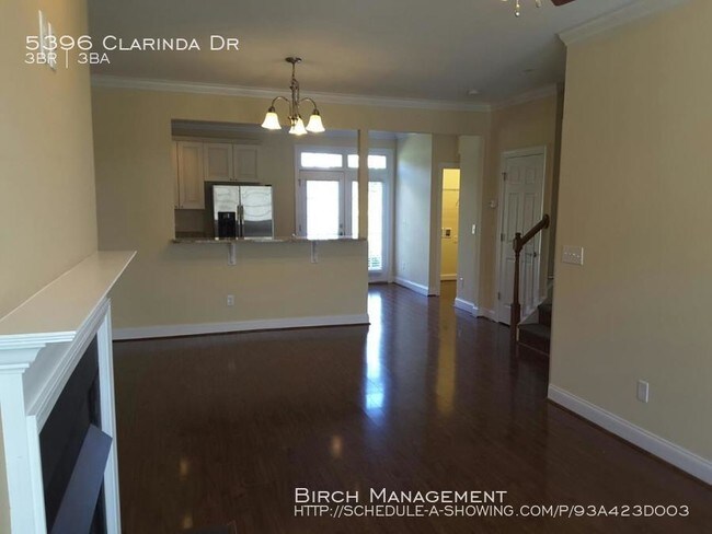 Foto del edificio - 5396 Clarinda Dr
