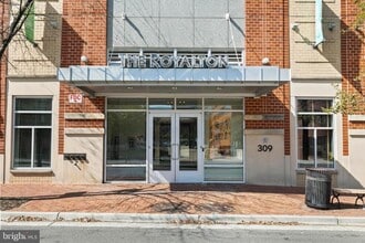 Building Photo - 309 Holland Ln