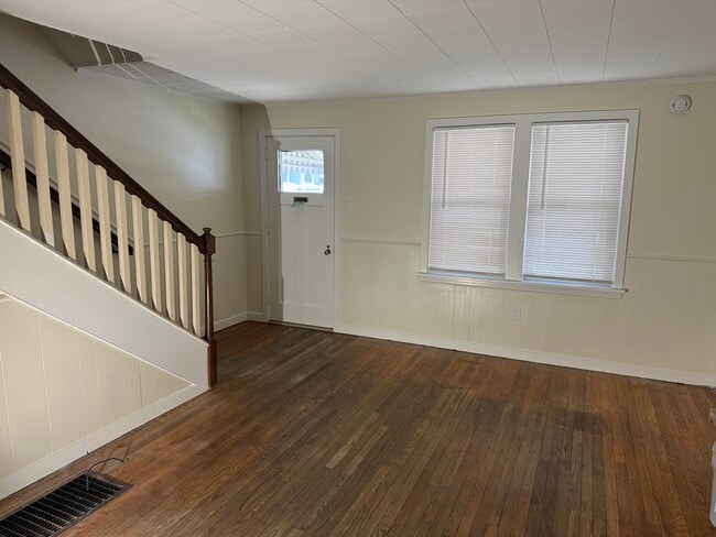 Building Photo - 825 Saint Joseph St