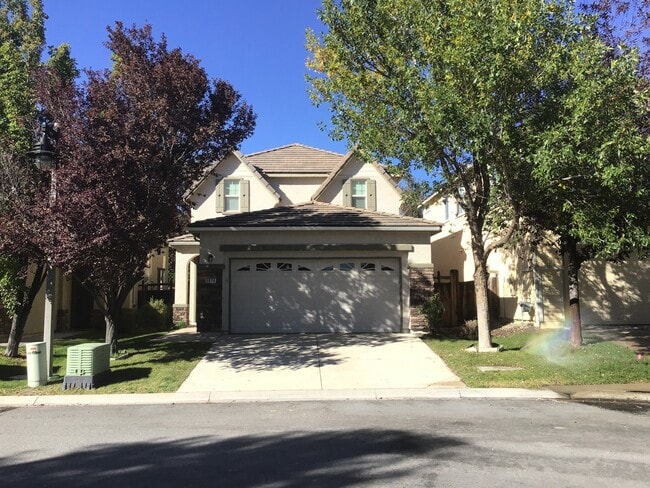 Building Photo - 3976 Dominus Dr
