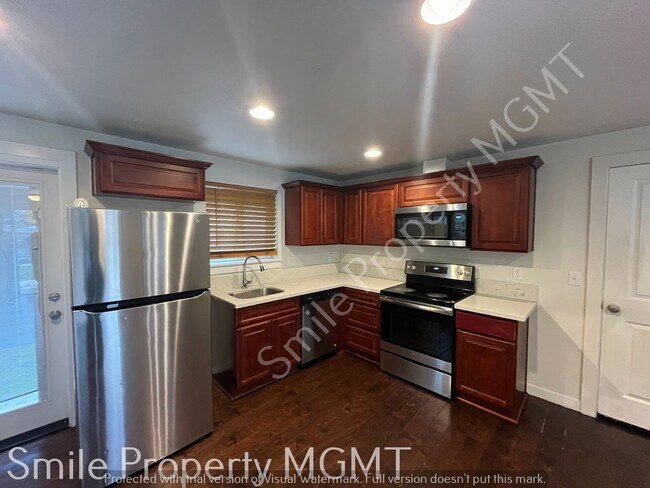 Foto del edificio - 2 Bedrooms with Garage Parking