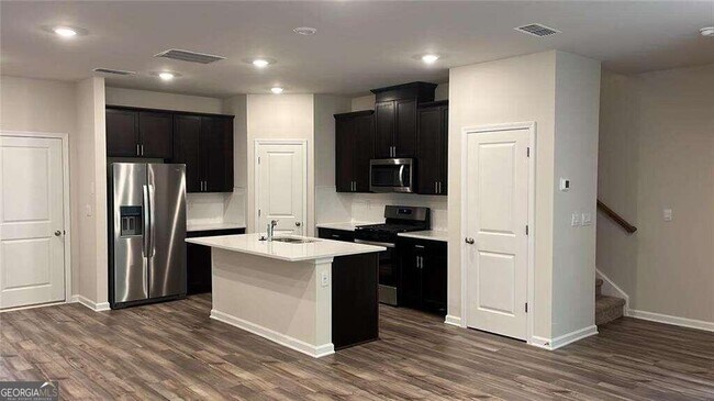 Foto del edificio - 329 Timberland Ave