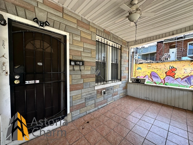 Building Photo - Live in Comfort: Spacious 3 Bedroom 2 Bath...