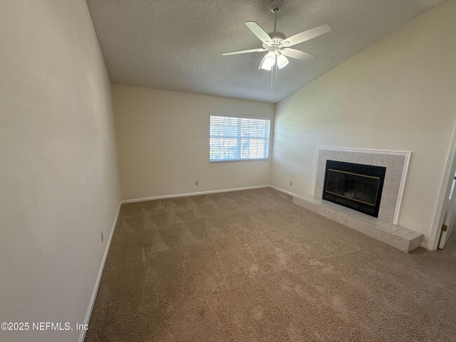 Building Photo - 706 Tournament Rd